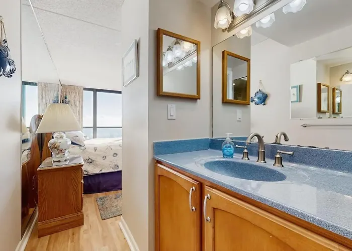 Incredible & Affordable With Beachfront Location Pools & Gym * Ocean City