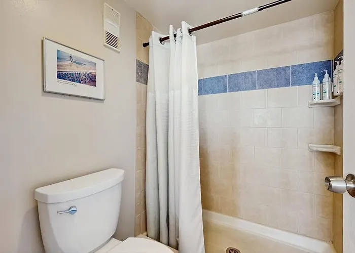 Incredible & Affordable With Beachfront Location Pools & Gym *